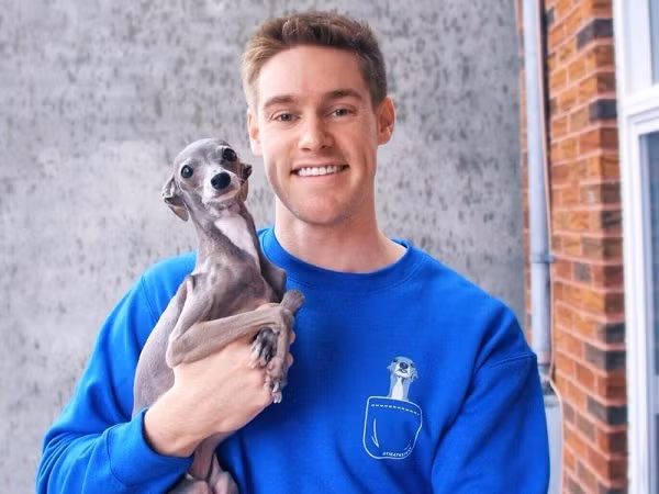 Hiện tại, chú chó này sở hữu tới hơn 200 nghìn lượt theo dõi và trở nên nổi tiếng hơn cả chủ nhân.