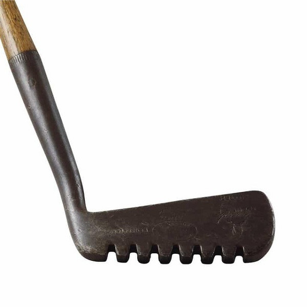 Andrew Dickson Long-Nosed Putter – 181.000 USD: Gậy golf đắt nhất thế giới hiện nay là một cây gậy putter của Andrew Dickson, sản xuất từ những năm 1700.
