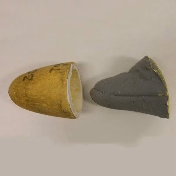 Dự án OXYGAS tiến hành bằng cách huấn luyện cá heo gắn lên tàu thuyền hoặc tàu ngầm một thiết bị theo dõi hoặc một loại thuốc nổ. OXYGAS đã thành công đến nỗi một sự án mới tương tự có tên Chirology tiếp tục được hiện cho đến năm 1969 khi liên kết với ARPA, khi đó DARPA đã được biết đến.