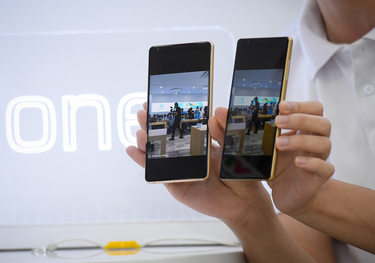 Ra mắt không lâu, Bphone B86 đã bị than trời vì... nhiều lỗi Ra mat khong lau, Bphone B86 da bi than troi vi... nhieu loi