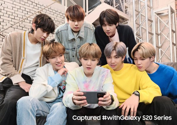 Không lâu sau đó vào tháng 2/2020, Samsung công bố BTS chính thức trở thành đại diện quảng bá cho dòng điện thoại thông minh mới bao gồm Galaxy Z Flip và Galaxy S20 series.