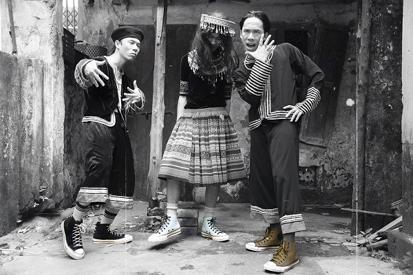 Nhanh chóng nổi tiếng với những video triệu view, bởi vậy mức thu nhập có được của nhóm từ kênh Youtube 1977 Vlog cũng được nhiều người quan tâm.