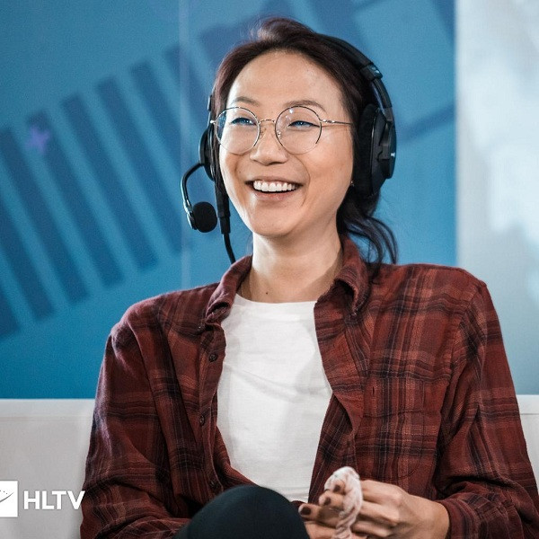 Nàng game thủ xứ sở cờ hoa gốc Á Christine Chi (Potter) hiện đang thi đấu dưới màu áo của RES Gaming, sau thời gian dài giữ chức đội trưởng của Counter Logic Gaming Red. Trong suốt sự nghiệp của mình, nữ game thủ tài năng đã thi đấu tại 16 sự kiện khác nhau, từng giành giải vô địch với tựa game CS 1.6.