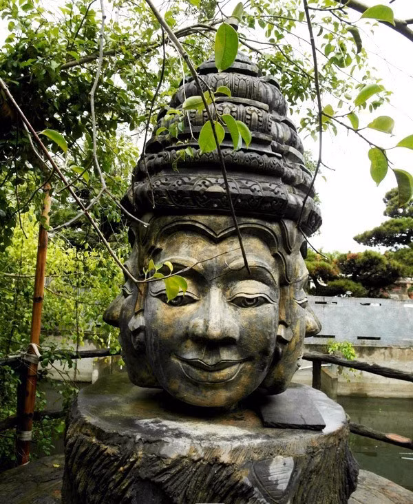 Hình ảnh tượng nữ thần 4 mặt trong nhà đại gia Trầm Bê.