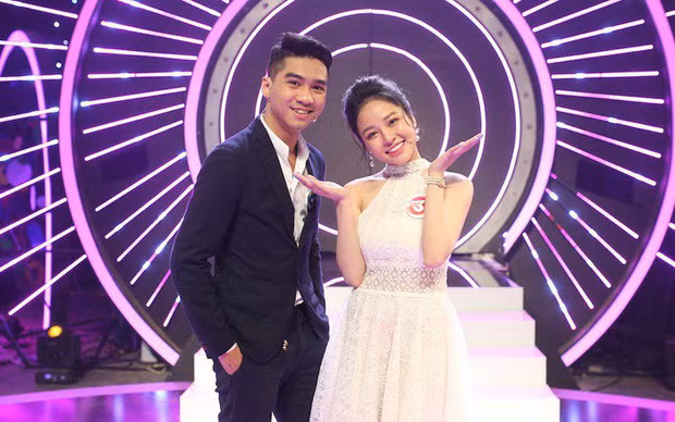 Năm 2018, PewPew tham gia show hẹn hò với vẻ ngoài cực kì điển trai lịch lãm và đã khiến dân tình "rụng tim" với câu nói huyền thoại "Anh không ngại ra Hà Nội, anh chỉ cần một lí do thôi". Tại đây, anh chàng đã "nên duyên" với hotgirl Trâm Anh và được dân tình tích cực "ship".