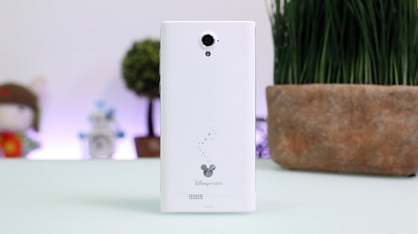 Hiện smartphone Mickey này có giá khoảng 1,5 triệu đồng. Ảnh: yugatech
