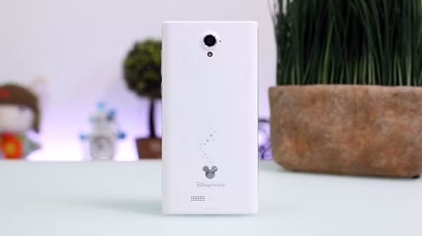Hiện smartphone Mickey này có giá khoảng 1,5 triệu đồng. Ảnh: yugatech