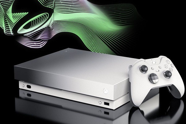 Chiếc Xbox trắng muốt sang chảnh có thể phát tiếng chuông này là món quà đặc biệt dành riêng cho khách hàng thân thiết của chuỗi nhà hàng Taco Bell. Trong trường hợp game thủ muốn tìm mua lại Taco Bell Plantinum Xbox One X, mức giá sẽ đắt hơn rất nhiều, khoảng 700 USD (khoảng 16,3 triệu đồng).
