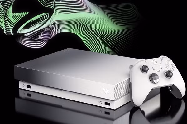 Chiếc Xbox trắng muốt sang chảnh có thể phát tiếng chuông này là món quà đặc biệt dành riêng cho khách hàng thân thiết của chuỗi nhà hàng Taco Bell. Trong trường hợp game thủ muốn tìm mua lại Taco Bell Plantinum Xbox One X, mức giá sẽ đắt hơn rất nhiều, khoảng 700 USD (khoảng 16,3 triệu đồng).