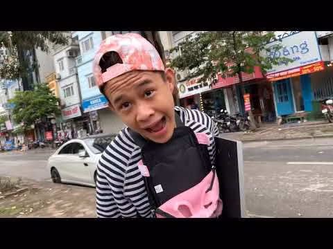Bằng sự hài hước, sau khi được mọi người chú ý, Thế Anh quyết định lập kênh Youtube Thằng Cò với các nội dung chủ yếu là bày trò chọc phá sếp, chăm sóc thú cưng và ghi lại những hoạt động thường ngày của mình.