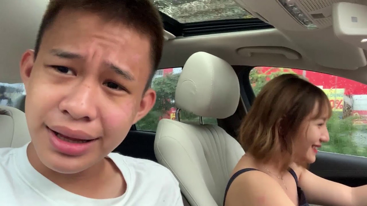 Với hơn 1 triệu lượt đăng kí và nhiều clip triệu lượt xem, Thằng Cò là một kênh YouTube khá quen thuộc với cộng đồng mạng.