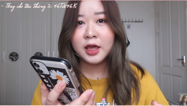 Khi được hỏi về nguồn thu nhập đến từ đâu thì Kiều Chinh cũng chia sẻ rằng, thu nhập chính đến từ Youtube, ngoài ra cô nàng kiếm thêm nhờ nhận quảng cáo.