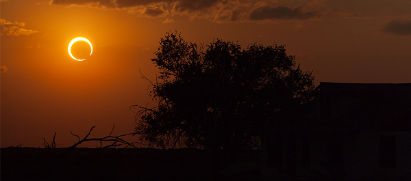 Theo tính toán của các chuyên gia, nhật thực hình khuyên hay nhật thực một phần lần này sẽ kéo dài khoảng 4 tiếng.