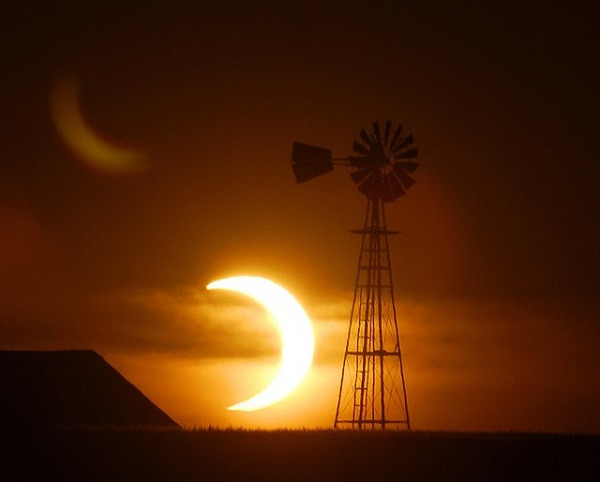 Sau lần nhật thực này, người yêu thiên văn Việt Nam phải đợi đến năm 2023 mới lại quan sát được hiện tượng thiên văn kỳ thú này. Tuy nhiên, nhật thực ngày 20/4/2023 gần như không đáng kể khi ở nước ta Mặt Trời chỉ bị che khuất tối đa 5%.