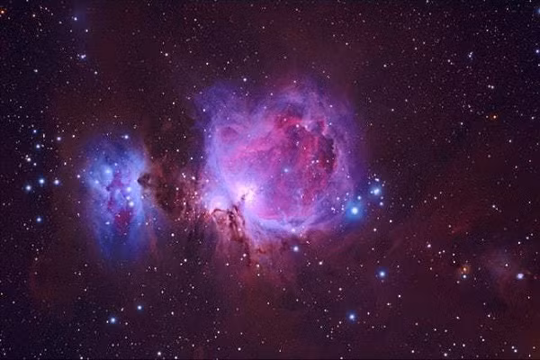 Thiên hà Baby Boom nằm cách Trái Đất 12,3 tỷ năm ánh sáng, cứ 2 giờ lại tạo ra một ngôi sao mới. Ước tính, trung bình thiên hà kỳ lạ này tạo ra 4.000 ngôi sao mới mỗi năm.