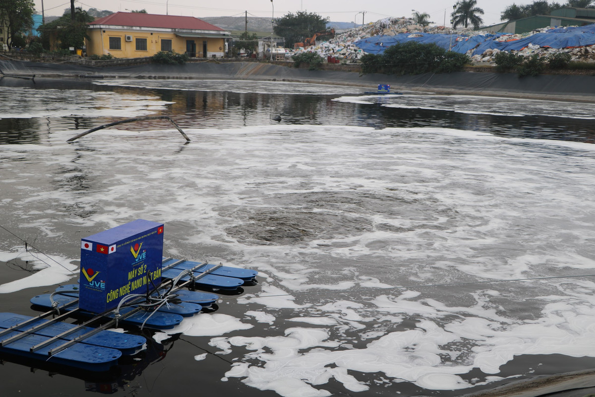 Tuy nhiên, nhiều ý kiến chuyên gia cho rằng phương pháp này áp dụng tại sông Tô Lịch là không phù hợp do không xử lý được phần nguyên nhân lõi là nước thải xả vào sông.
