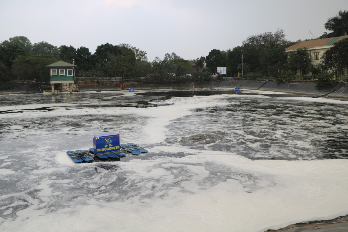Còn tại các dòng sông, hồ có độ sâu bình thường như sông Tô Lịch, Hồ Tây...thì phương án đặt máy sẽ là đặt chìm dưới nước nên máy sục khí nano sẽ ở dưới đáy và sẽ không ảnh hưởng đến cảnh quan sông Tô Lịch, Hồ Tây...