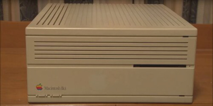 Khi lên kệ vào năm 1989, mặc dù chỉ có 40 MB bộ nhớ lưu trữ, chiếc Macintosh IIci này vẫn có giá tới 8.800 USD.