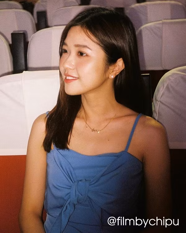 Nhiều fan máy ảnh phim nhận xét, với những bức ảnh này hậu cảnh đã thoáng hơn, người chụp đã bắt được các khoảnh khắc tươi tắn của chủ thể. Tuy nhiên để chụp ảnh tốt và thể hiện được thế giới quan qua ảnh thì còn phải luyện tập nhiều. Ảnh: Instagram NV