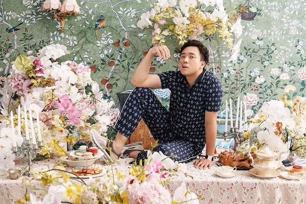 Bên cạnh đó, Trấn Thành cũng là một trong số những danh hài hiếm hoi của Việt Nam sở hữu tài khoản Instagram 3.7 triệu followers, và Fanpage Facebook đang 11.9 triệu lượt theo dõi.