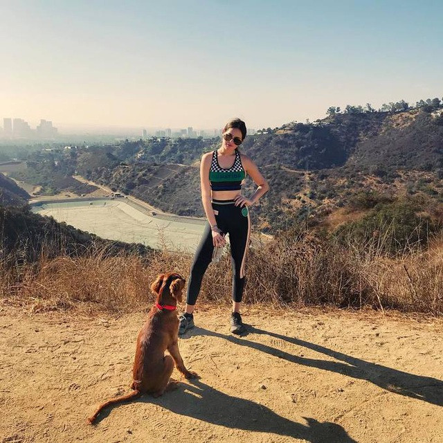 Instagram của Alexa ngập thương hiệu của Gucci, Dior và nhiều hãng thời trang khác.