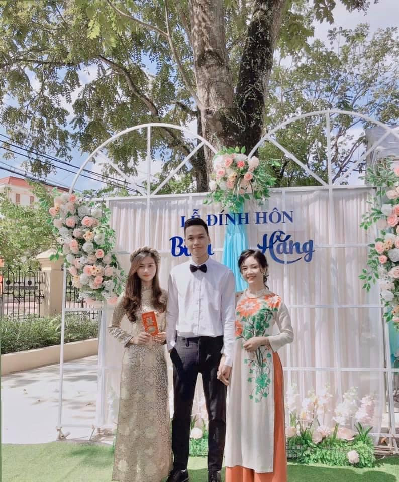 Có thể nói cuộc hôn nhân của Sẻ được quan tâm nhất nhì trong giới game thủ.