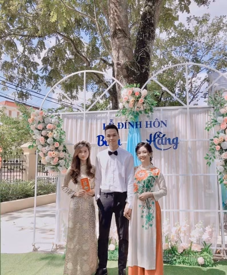 Có thể nói cuộc hôn nhân của Sẻ được quan tâm nhất nhì trong giới game thủ.