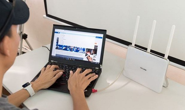 Bạn cần thiết lập thông tin đăng nhập của riêng mình để router Wifi xác định được người dùng chủ.