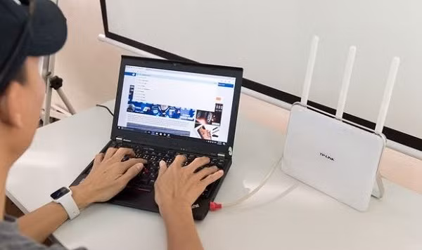 Bạn cần thiết lập thông tin đăng nhập của riêng mình để router Wifi xác định được người dùng chủ.