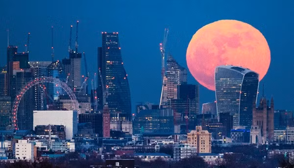 So với những lần siêu trăng trong năm 2020, trăng tròn tháng 4 nằm sát cận điểm nhất, đồng nghĩa Mặt Trăng sẽ lớn nhất.