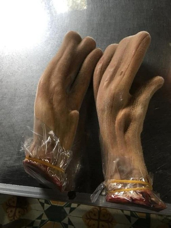 Vào năm 2019, gia đình anh Thái từng thu hoạch cặp nhung hươu có hình dạng giống bàn tay người nặng 2,6kg, thu hút nhiều người dân hiếu kỳ đến tận mắt chứng kiến.