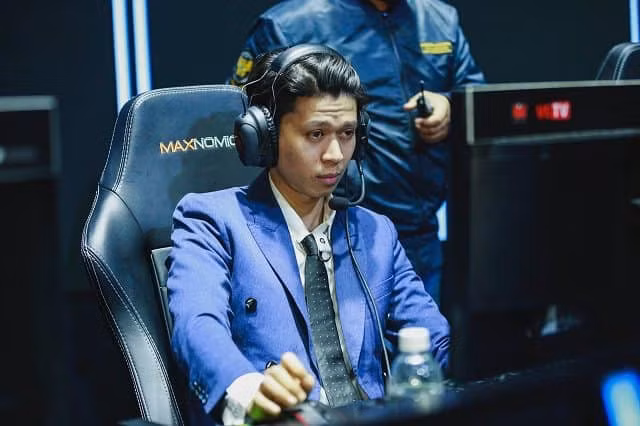 Vào gần cuối năm 2016, anh chàng QTV (Nguyễn Trần Tường Vũ) - game thủ Liên Minh Huyền Thoại nổi tiếng sở hữu lượng fan đông đảo và hùng hậu nhất Việt Nam hiện nay đã rục rịch chuẩn bị cho việc ra đời cyber game của mình.