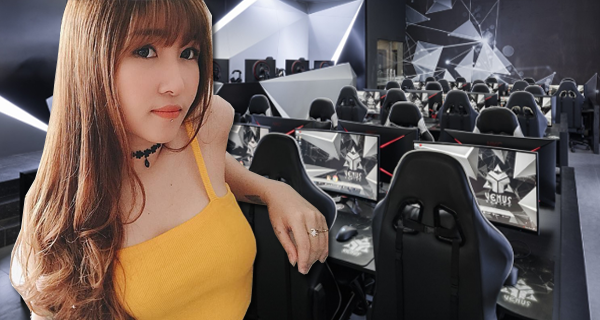 Bên cạnh những khu vực thông thường như các quán net khác, cơ sở cyber game của Uyên Pu còn có cả khu vực thi đấu, phòng dành riêng cho streamer hay phòng couple cho các cặp đôi.