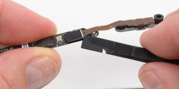 Nhiều người dường như không để tâm đến một thiết bị trên laptop của mình là cụm webcam. Chỉ khi đại dichj Covid-19 xuất hiện, phải làm việc trực tuyến thì người ta mới nhận ra rằng cụm camera trên chiếc laptop của mình "nát" đến mức nào.