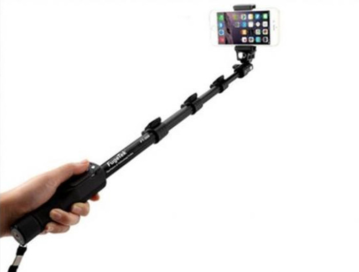 Sau khi kết nối với smartphone bạn có thể chụp nhanh hoặc phóng to, thu nhỏ đối tượng chụp qua các nút điều khiển trên gậy. Chiếc gậy này tương thích với tất cả các thiết bị iOS và Android GoPro và máy ảnh kỹ thuật số.