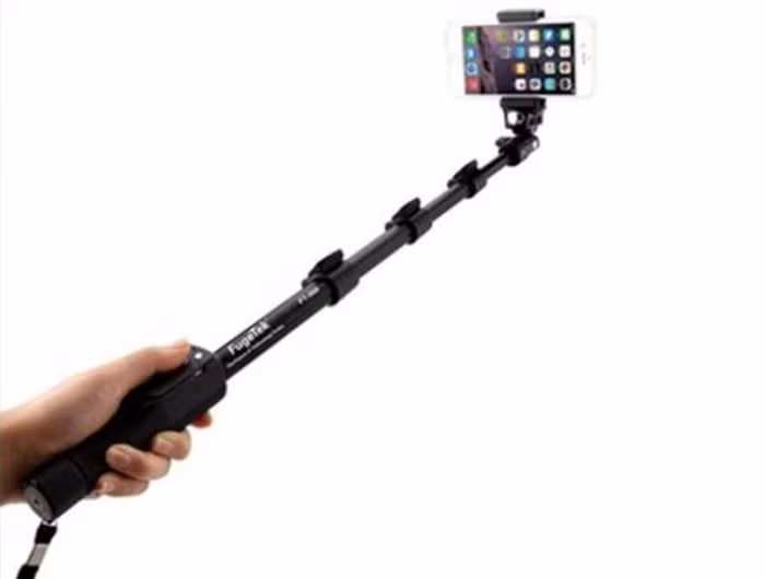 Sau khi kết nối với smartphone bạn có thể chụp nhanh hoặc phóng to, thu nhỏ đối tượng chụp qua các nút điều khiển trên gậy. Chiếc gậy này tương thích với tất cả các thiết bị iOS và Android GoPro và máy ảnh kỹ thuật số.