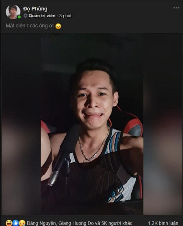 Hay những tình huống mất điện đúng giờ stream khiến fan tranh thủ liên tục thả biểu tượng haha.