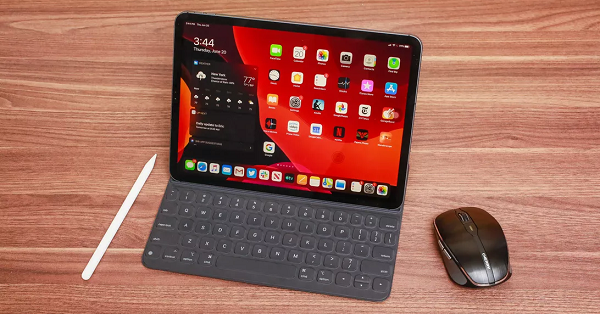 Ngay cả khi màn hình iPad không có sự cố gì thì đôi khi việc thêm một phụ kiện, đặc biệt là một bàn phím sẽ là một cách để thay đổi thói quen sử dụng thiết bị. Điều này có thể khiến bạn cảm thấy như có một chiếc máy tính bảng hoàn toàn mới, sử dụng nhanh hơn và không cần phải thay thế.