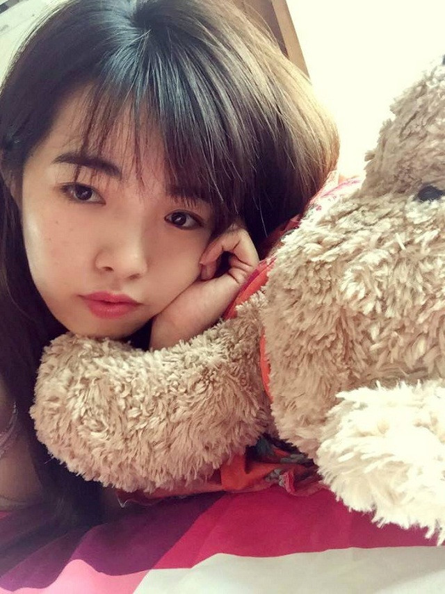 Lyly hiện đang quản lý trang fanpage SofM để anh chàng yên tâm thi đấu tại đất khách.