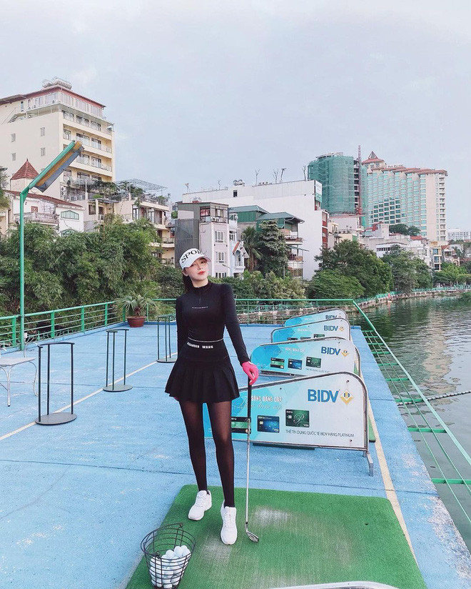 Được biết, sau hơn 1 năm chơi golf số tiền mà nữ golf thủ Milana đã chi cho bộ môn này là khoảng 100 triệu đồng.