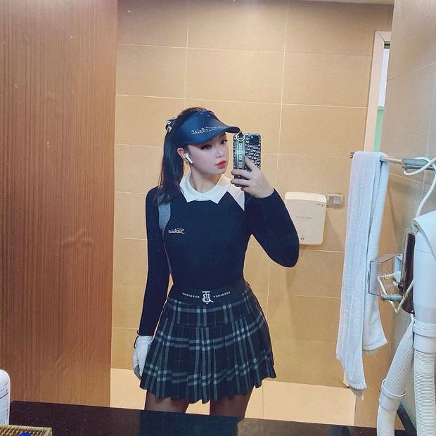 Milana thường ra sân golf mỗi dịp cuối tuần. Cô nàng coi sở thích này là một cách thư giãn kết hợp thể thao ấy lại năng lượng sau những ngày làm việc mệt mỏi.