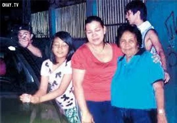 Thẩm phán Reynaldo Dagsa đã chết bởi ba phát đạn của một kẻ giấu mặt nhắm thẳng vào ông trong đêm khi ông đang chụp hình kỷ niệm giao thừa cho các thành viên trong gia đình. Bức ảnh do chính tay ông chụp cuối cùng này đã cho thấy chân dung hung thủ.