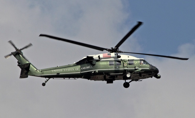 VH-60N Marine One được trang bị hệ thống thông tin liên lạc mã hóa để duy trì liên lạc giữa tổng thống, Nhà Trắng và Lầu Năm Góc trong mọi tình huống.