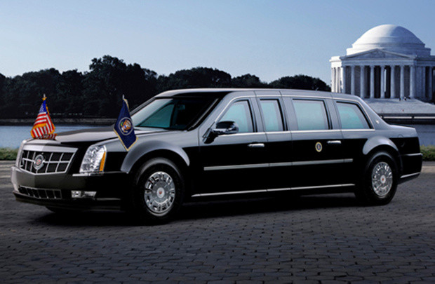 Bên trong, "Quái thú" hệ thống liên lạc tối tân và hệ thống oxy an toàn cùng máu dự trữ của Tổng thống phòng trường hợp tổng thống bị thương.