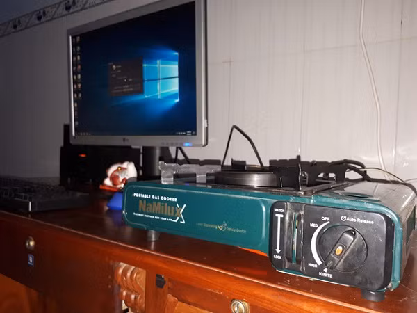 Mới đây, cộng đồng mê game được dịp mãn nhãn với bộ case PC tự chế từ vỏ bếp ga mini vô cùng ấn tượng. Đây là ý tưởng của một game thủ Việt, sau khi được đăng tải trên mạng xã hội thu hút hàng nghìn lượt like cùng hàng trăm bình luận tỏ ý thích thú.