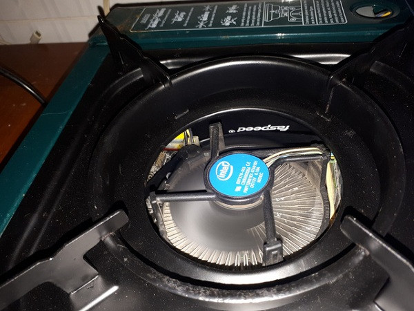 Nhiều fan cuồng game tỏ ra thán phục với ý tưởng bộ PC ''ngon-bổ-rẻ'' của anh chàng.