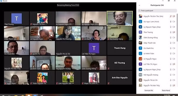 Cũng từ đó, hội học trò nhất quỷ nhì ma với IQ "vô cực" nghĩ ra đủ chiêu trốn học online mùa Covid-19, mà đến phụ huynh hay giáo viên cũng phải bó tay.