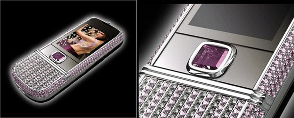 Được thiết kế bởi Peter Aloisson, chiếc điện thoại Nokia 8800 Arte được “độ” lên bằng vàng trắng 18k cùng 680 viên kim cương hồng trắng (21,5 cara) được gọt tỉa tinh tế. Cực phẩm này có giá bán là 134.000 USD, tương đương 2,81 tỷ đồng.
