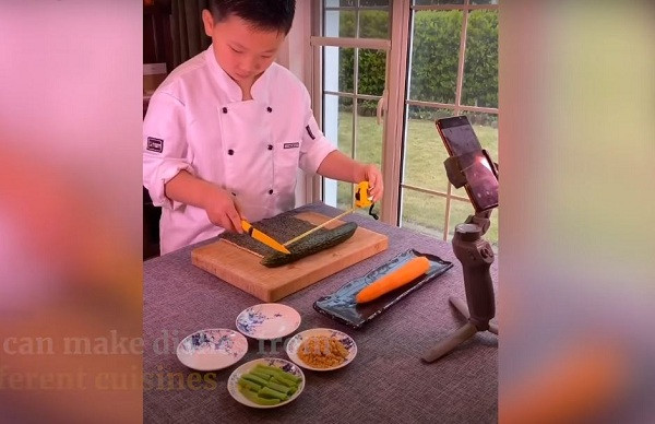 Được biết, cậu bé không dự định trở thành đầu bếp chuyên nghiệp trong tương lai mà chỉ muốn được làm những món ăn ngon, và có thể thưởng thức ẩm thực khắp nơi trên thế giới.