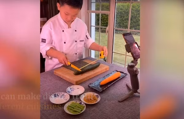 Được biết, cậu bé không dự định trở thành đầu bếp chuyên nghiệp trong tương lai mà chỉ muốn được làm những món ăn ngon, và có thể thưởng thức ẩm thực khắp nơi trên thế giới.